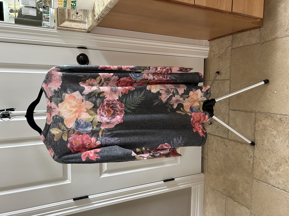 Floral Lightweight soft surroundings V neck sweater.